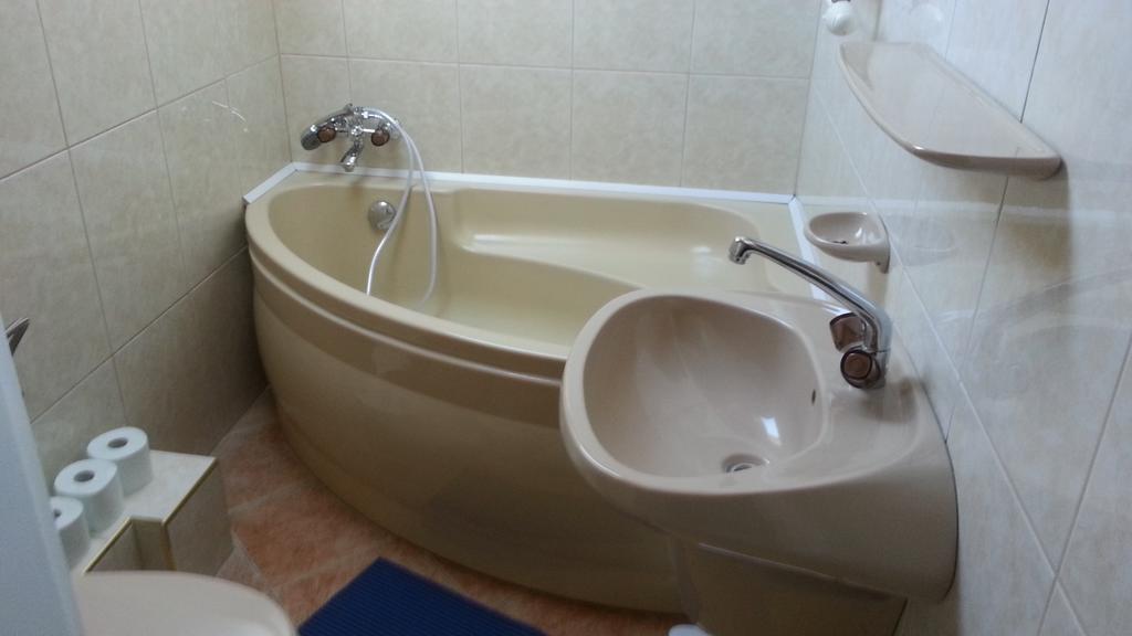 Csokonai Guesthouse Замарди Номер фото