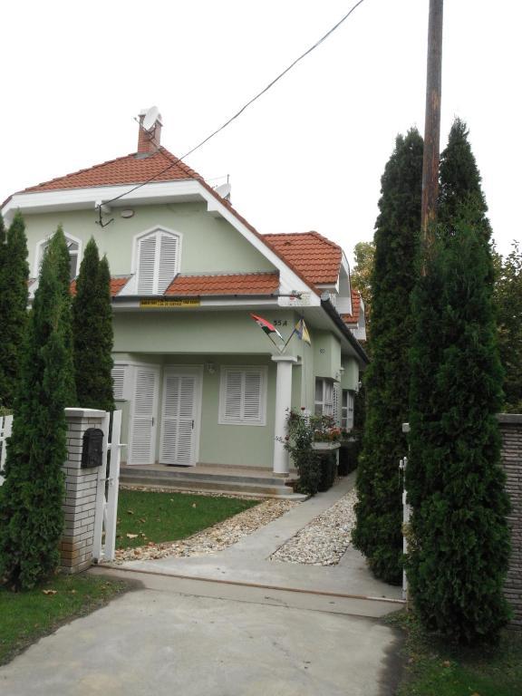 Csokonai Guesthouse Замарди Экстерьер фото